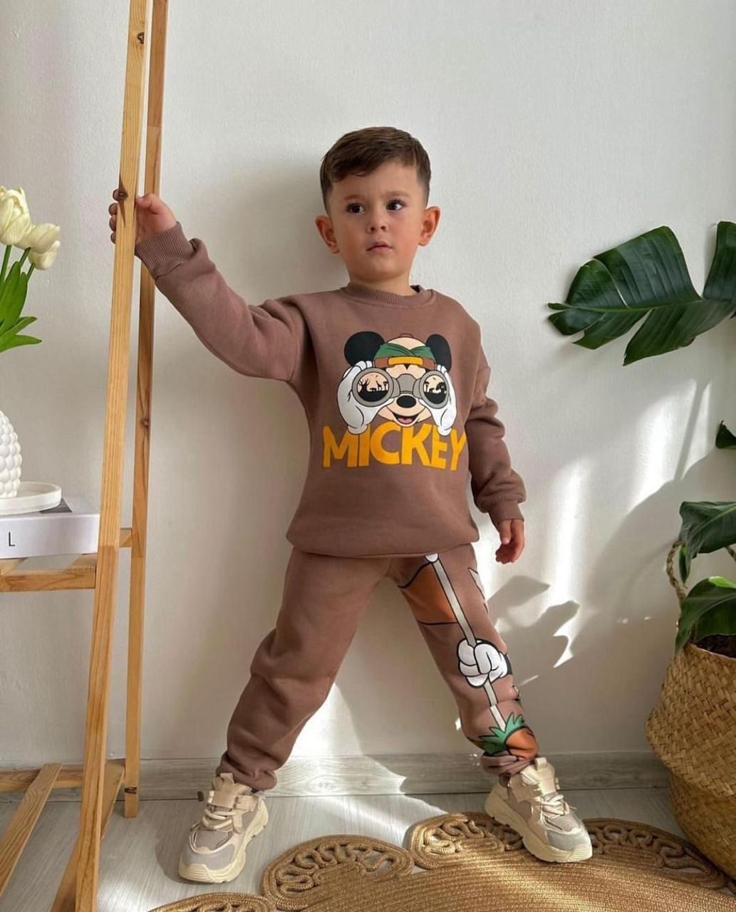 Conjuntos de Sudadera para Niños con sus Personajes Favoritos.